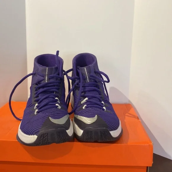 Nike basketball shoes - Picture 2 of 4